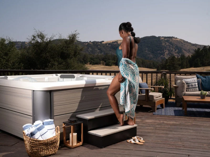 HOW A HOT TUB CAN MAXIMIZE YOUR DAILY ROUTINE