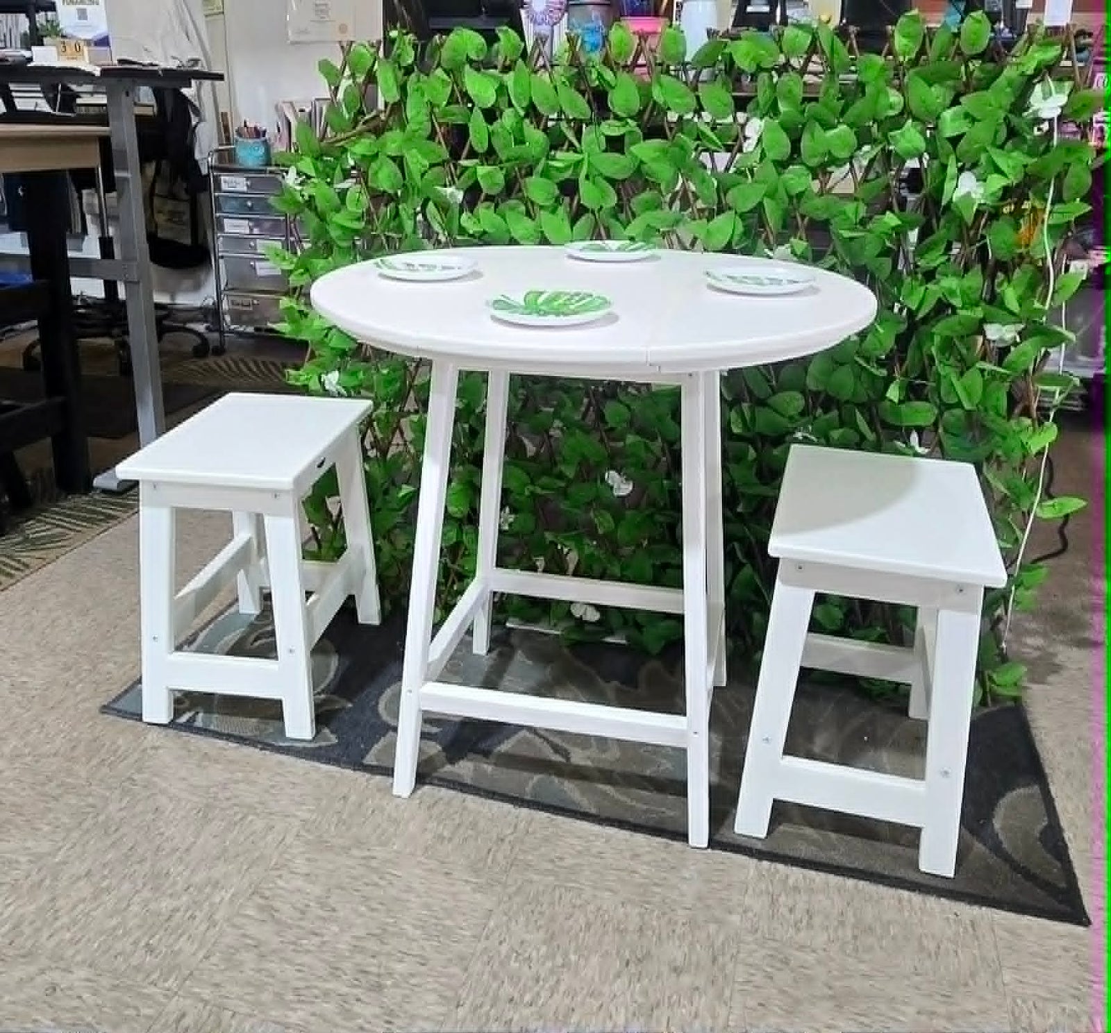 Studio table with 2 stools