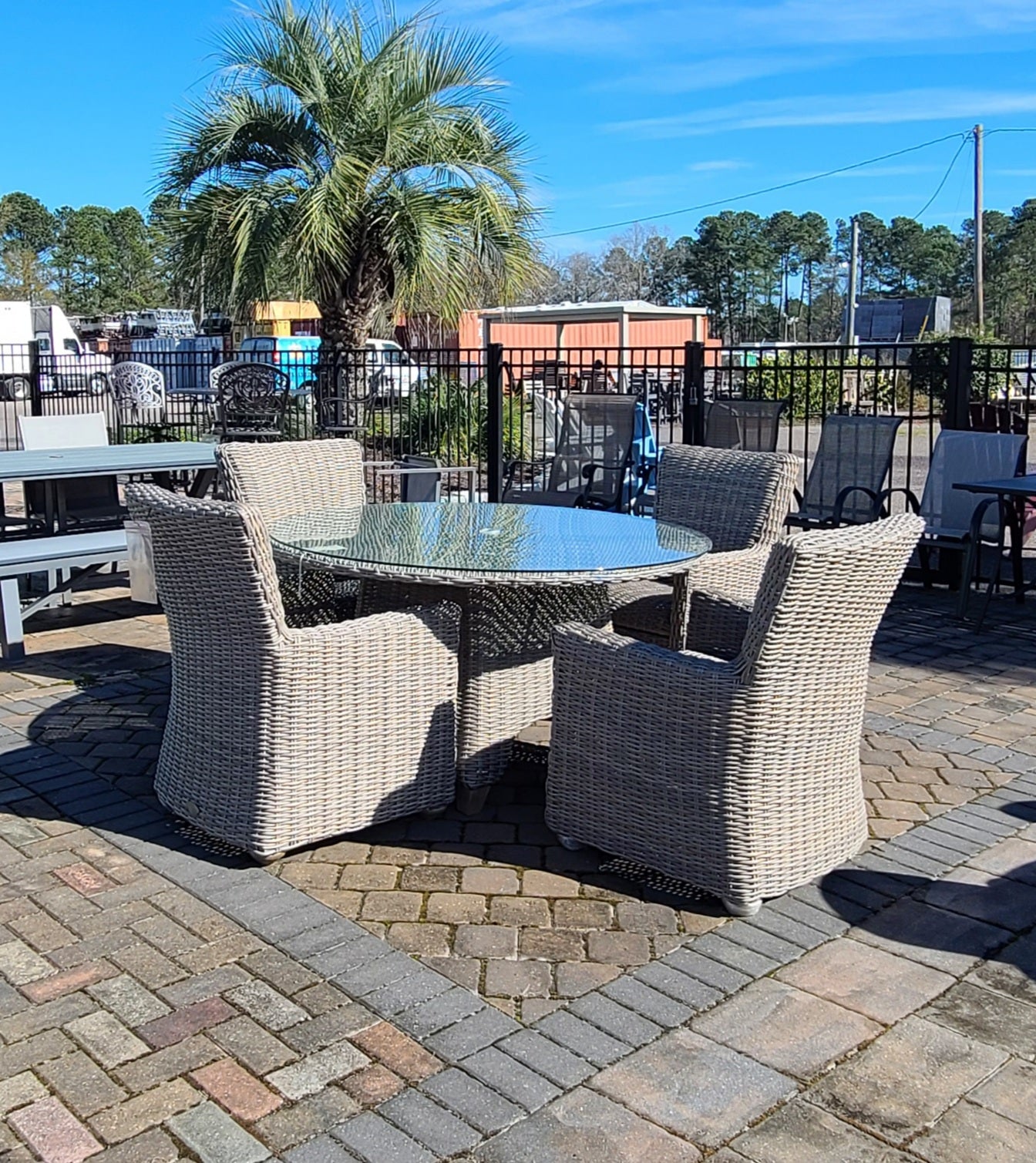 Oxford 54" Round Dining