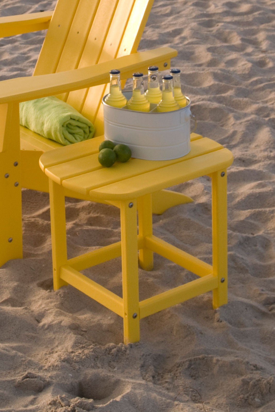 POLYWOOD™ South Beach 18" Side Table